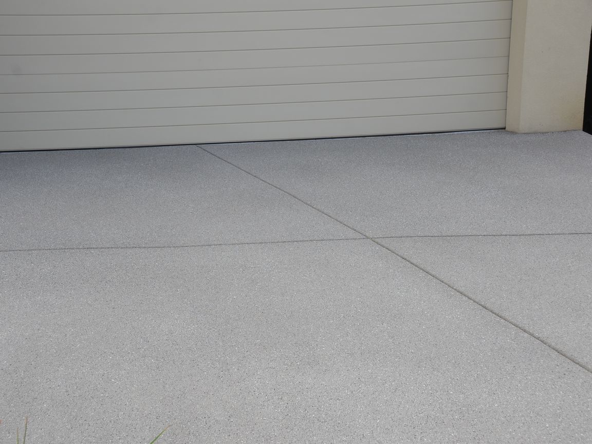 White flecks create texture in this French Grey base. Darker flecks in Gunmetal are also used.