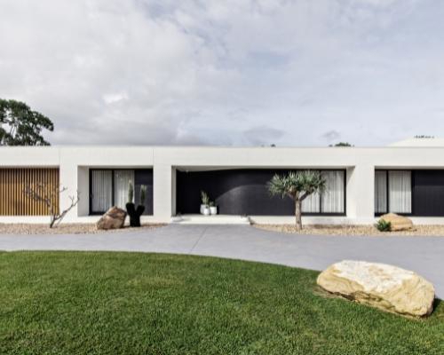 Sealing in French Grey. Photo credit: Oak & Orange, The Palm Co