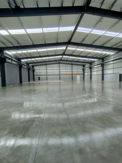 Dulux Avista Polyaspartic Sealer is ideal for use on warehouse floors. 