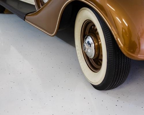 Terrazzo Look Flake Flooring with Chris White base and Ashy Grey Flake