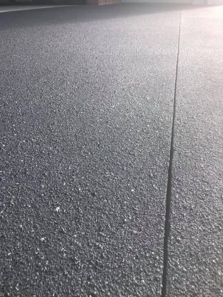 Spray On Transformations achieved beautiful results for their client using Dulux Avista Resurfacing Base Compound in Bluestone with flecks in Black & Silver Sands.