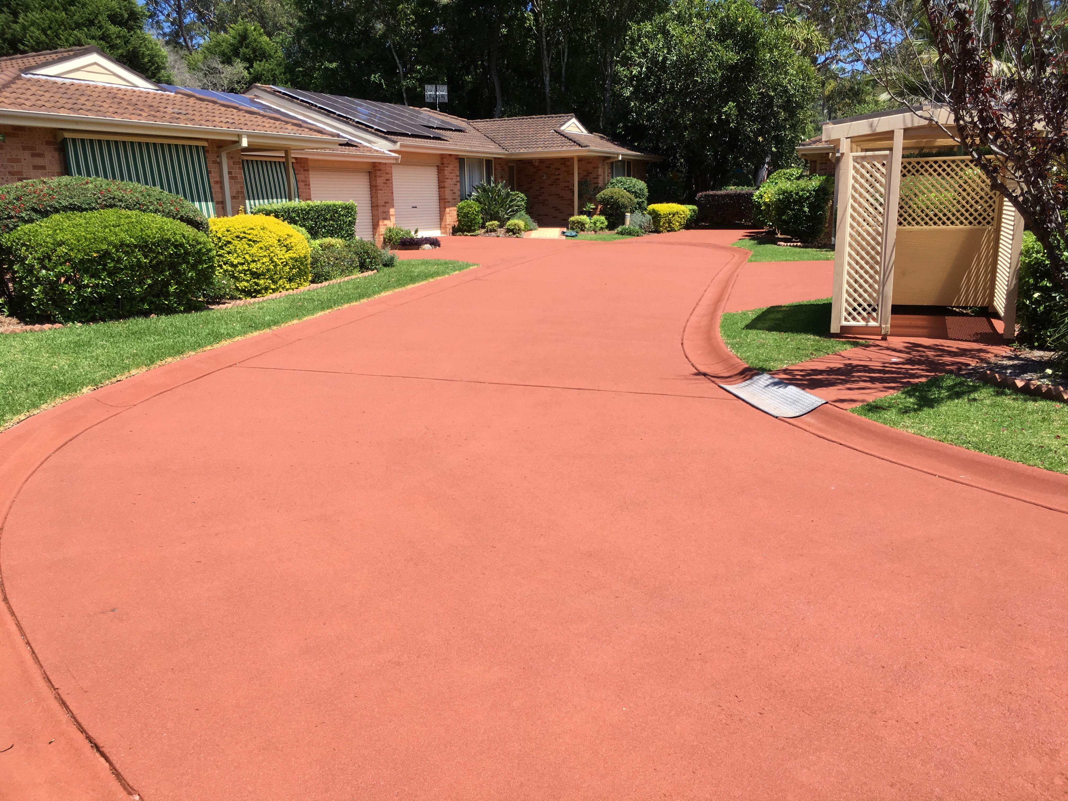 The Dulux Avista Resurfacing System provided a full solution for the tired, cracked pathways and road throughout this NSW retirement village.