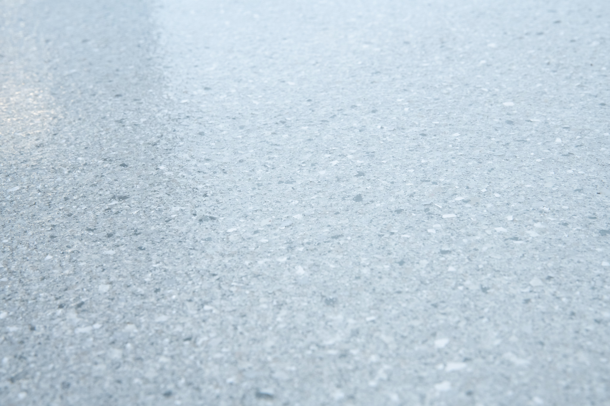 Natural Stone Look Flakes create a stylish finish at an affordable price..