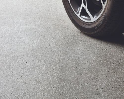 Flake Flooring in Stone Monument with Grey Clouds Flake