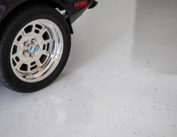 Terrazzo Look Flake Flooring with Chris White Base and Ashy Grey Flakes