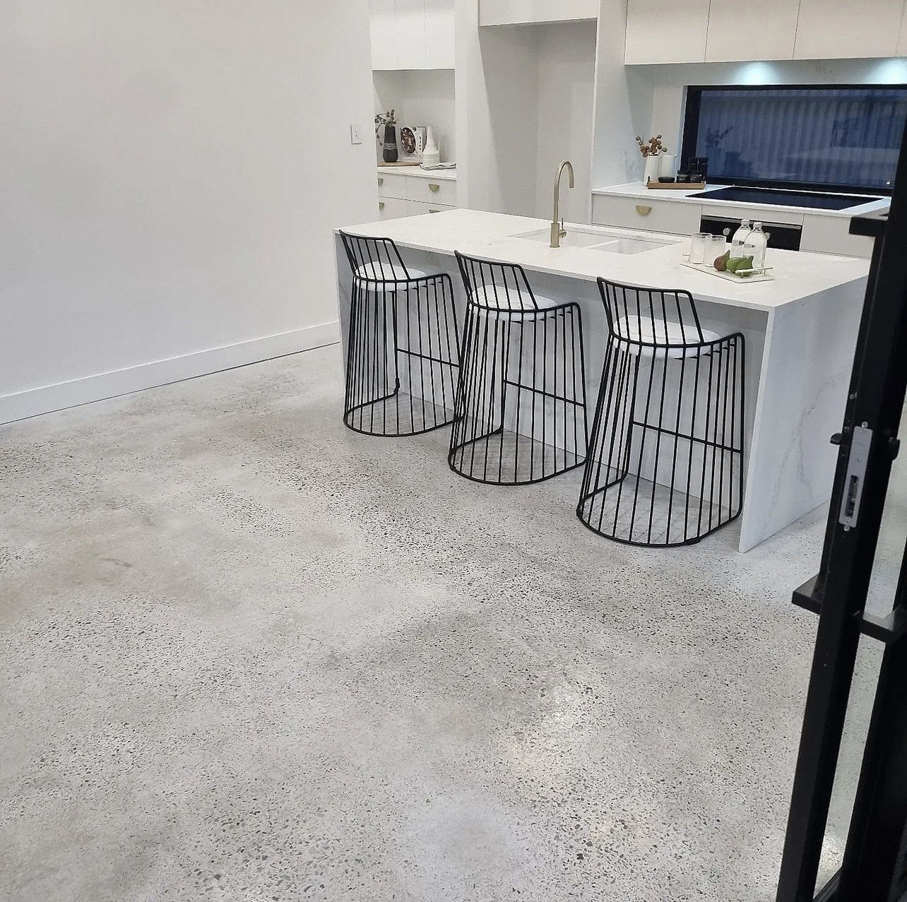 Applicators SA Resurfacing applied Dulux Avista Polyurethane Internal Flooring Sealer over this resurfaced concrete to build a durable, protective clear coating.