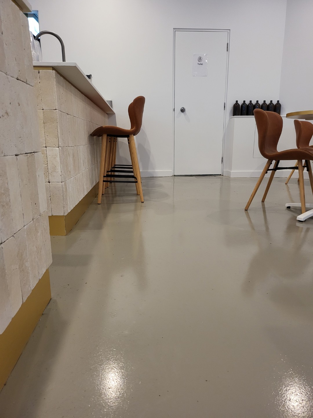 Applicators King-Crete Solutions created this gorgeous epoxy flooring for a Sydney cafe. Achieve this look with a coat of Dulux Avista Waterbased Epoxy in Portobello Field, topped with a clear coat of Dulux Avista Polyurethane Internal Flooring Sealer.